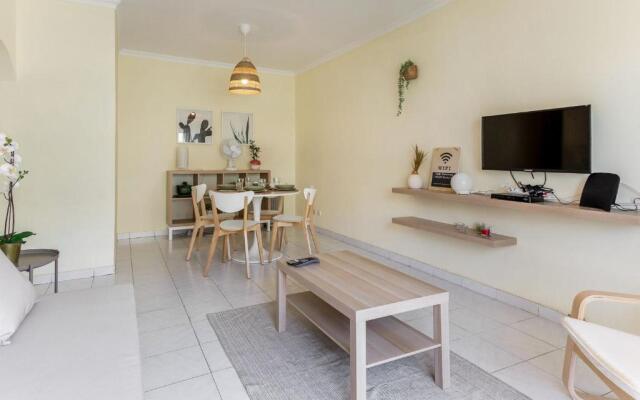 1BR Infante Flat in Quarteira by LovelyStay