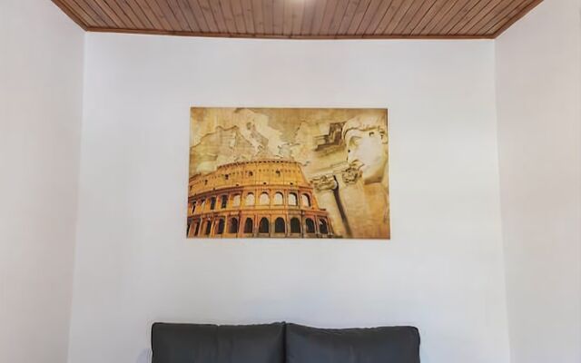 Divino's Hostel