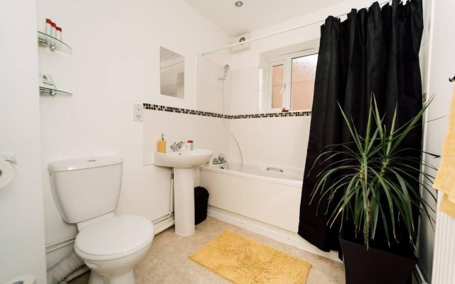 Impeccable 2-bed Apartment in Derby, England