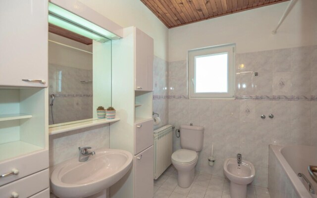 Amazing Home in Hvar With Wifi and 3 Bedrooms