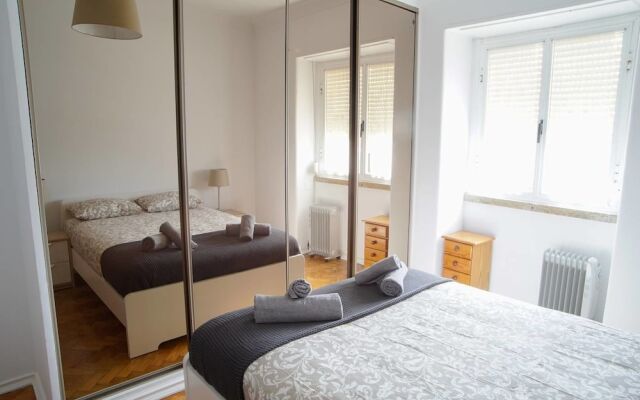 Spacious 2 Bedroom Apartment in Belém