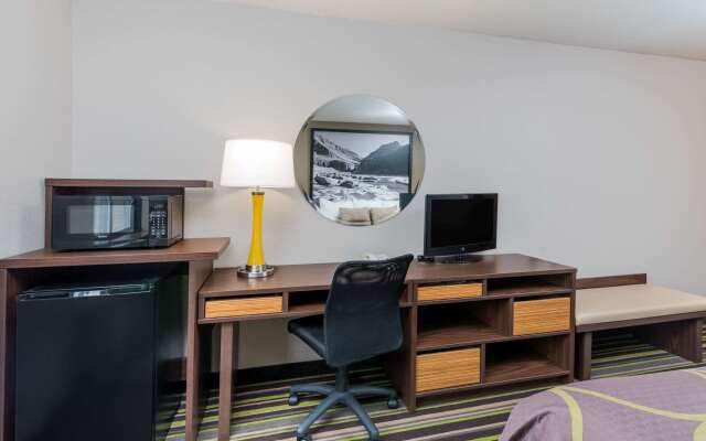 Super 8 by Wyndham Kalispell Glacier National Park