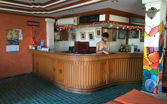 Drop In Club Resort & Spa