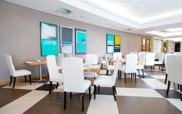 Holiday Inn Mauritius Mon Tresor by IHG
