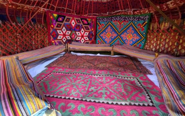 Son-Kul Northen yurt camp