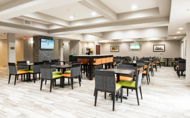 Comfort Inn & Suites Near Medical Center
