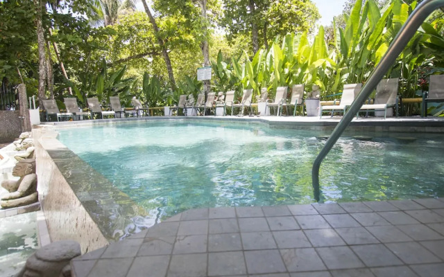 Oceanfront Hotel Verde Mar direct access to the beach