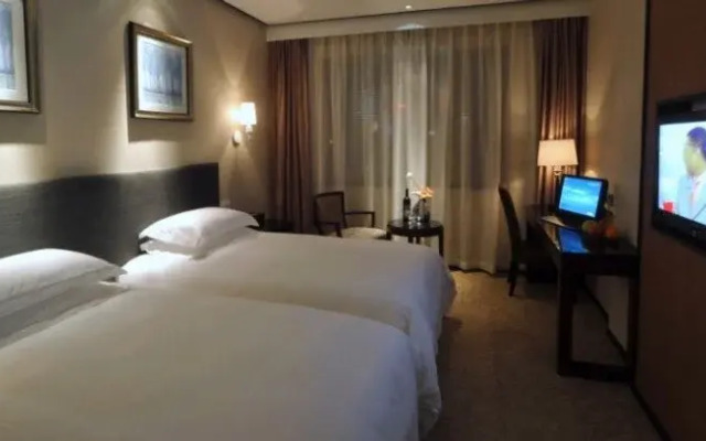 Yiwu Byland World Hotel