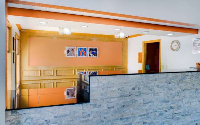 Motel 6 Richmond, IN