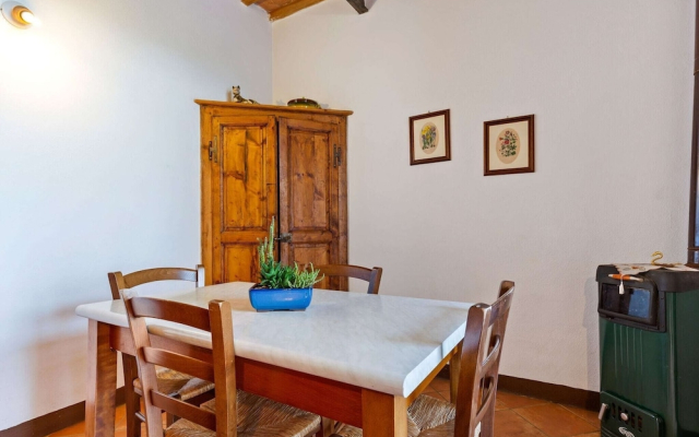 Cutesy Apartment in Boccheggiano With Swimming Pool