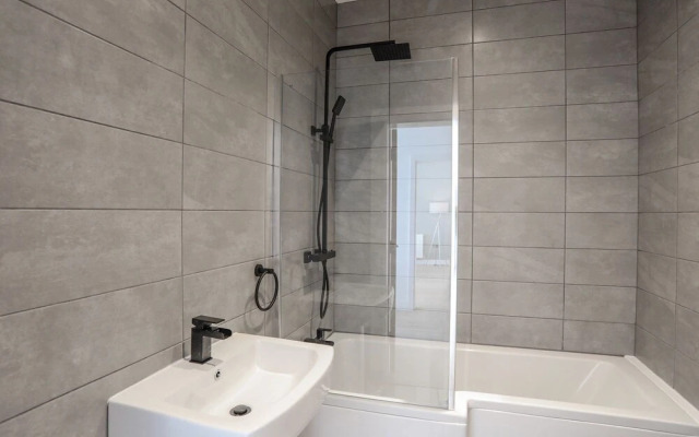 Bryn Min Manton Apartment