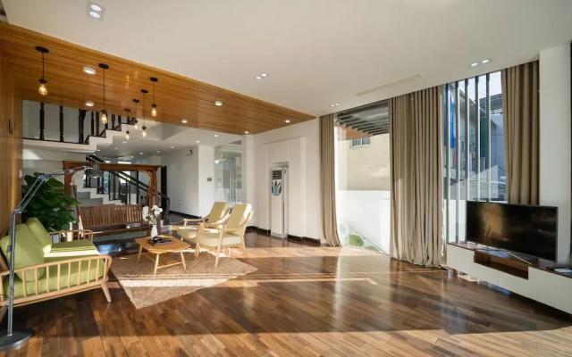T P Pool Villa