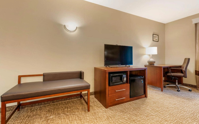 Comfort Inn & Suites