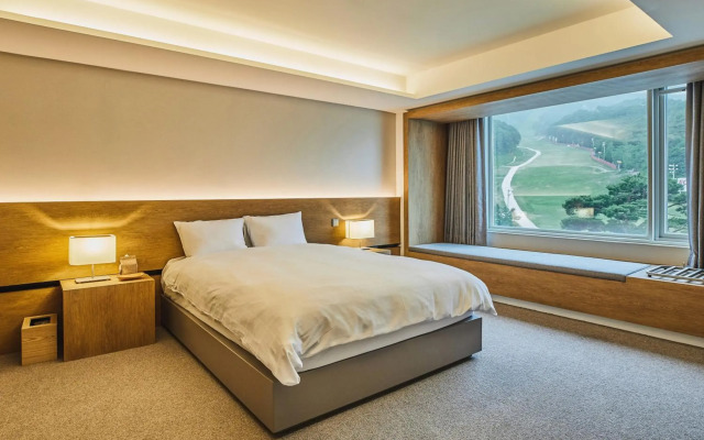 Phoenix Park Resort, Hotel & Condominium