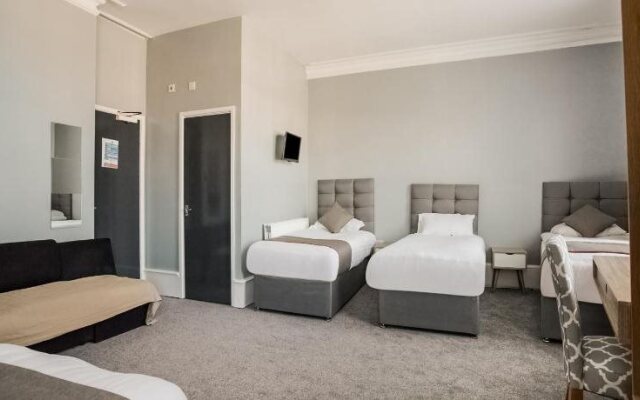OYO Newcastle West