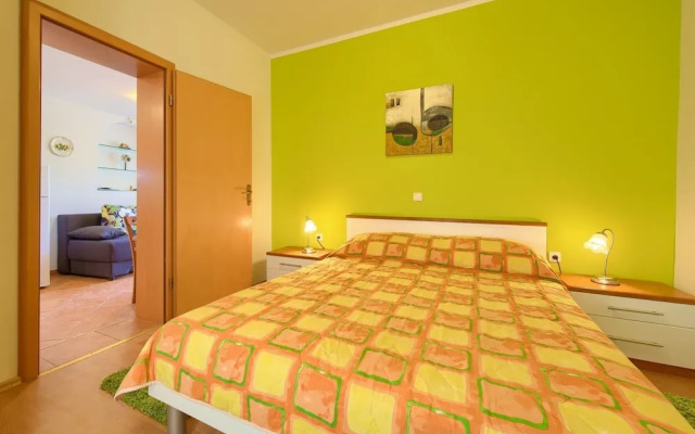 Nice Apartment With Private Terrace Near the Sea