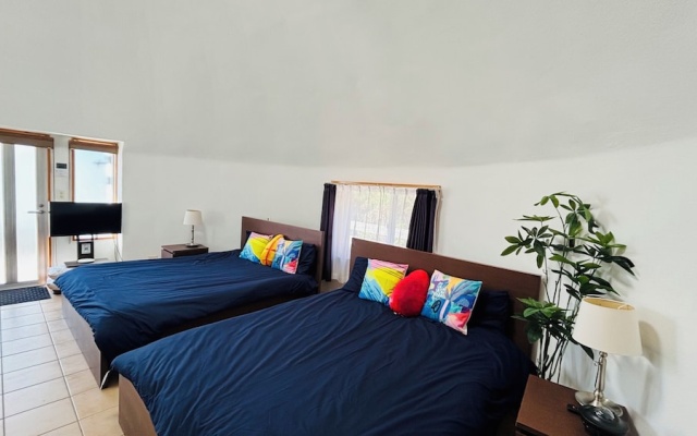 Uruma Dome Okinawa Saturn7 – Guest Rooms – Uruma