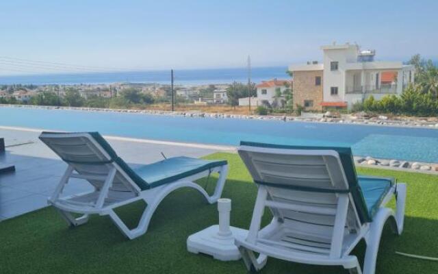 Superior Villa Between the Mountain and the Sea 4+1