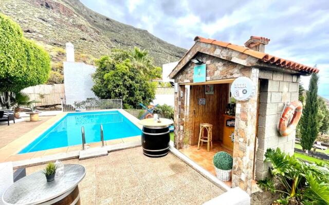 Beautiful House With Wifi, Private Pool And Unforgettable Ocean View In Tenerife