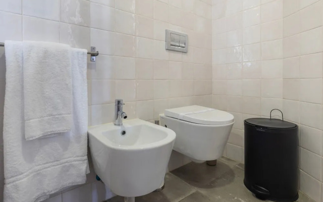 Carmo 43 by LovelyStay