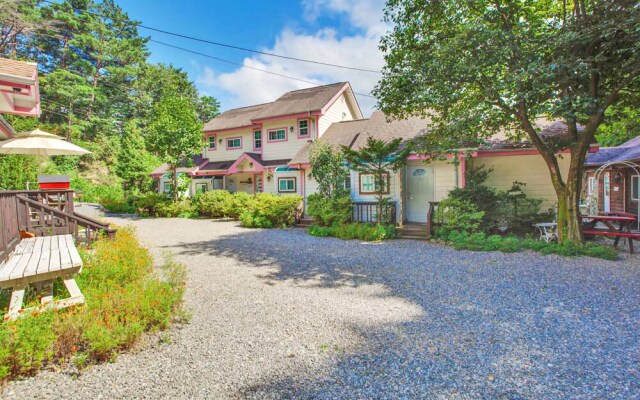 Yangyang Seorak Spa Herbvill Pension