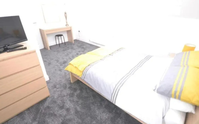 Beach Retreat 1bhk Apt in Skinnigrove