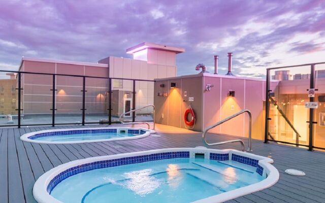 Hotel Clique Calgary Airport