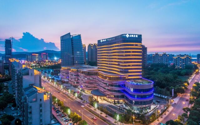 Jingling Shihu Garden Hotel