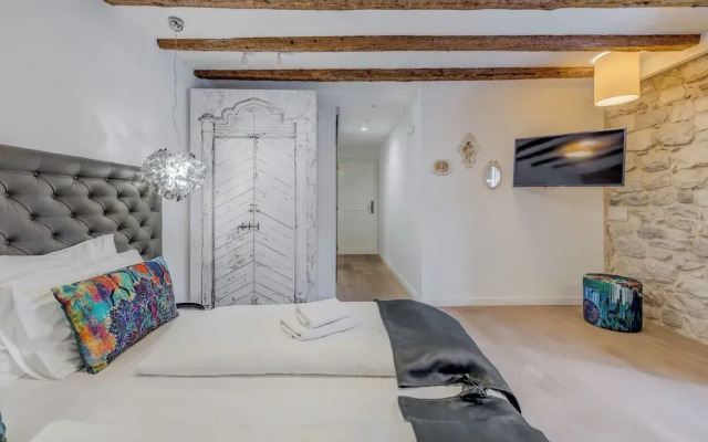 The Code Luxury Rooms