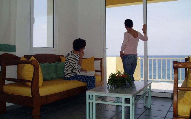 Iason Apartments & Studios