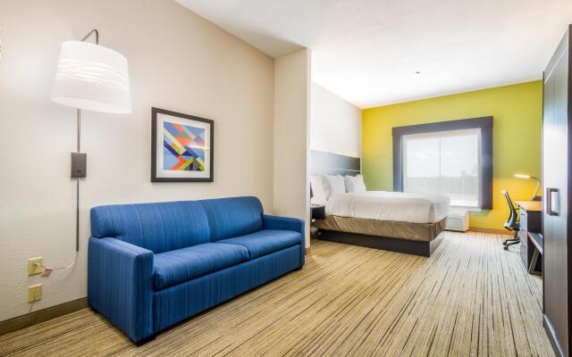 Holiday Inn Express & Suites Hearne, an IHG Hotel