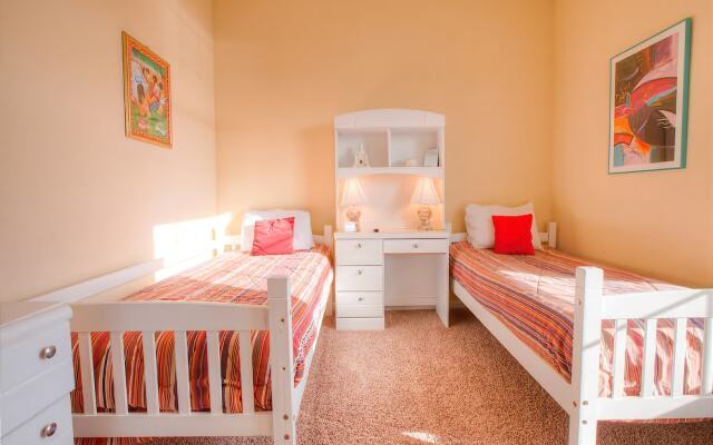 Newly Remodeled Lakeview Penthouse, Near Conv. Ctr