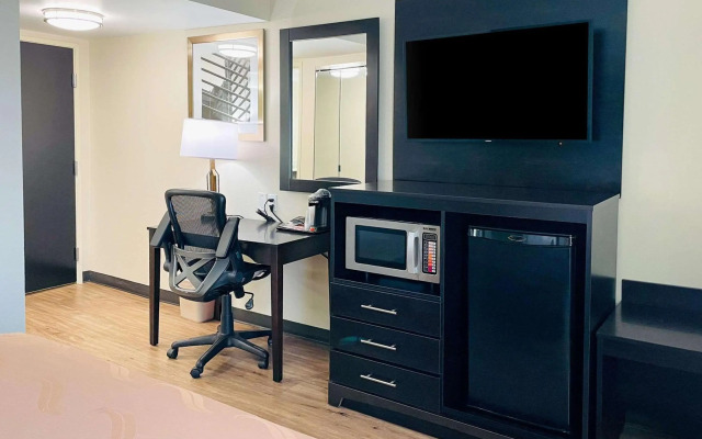 Quality Inn & Suites Lake Charles South