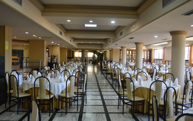 Hotel Reyes Ziríes