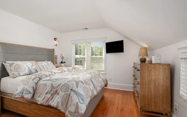 Saugatuck Harbor House