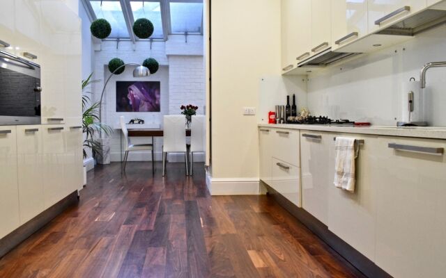3-bedroom Apartment in Kensington