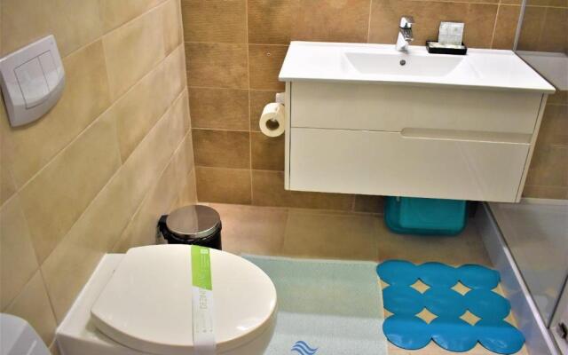 Onix Blue Mamaia Apartment 6