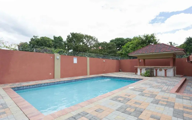 New Kingston Guest Apt at Fairway