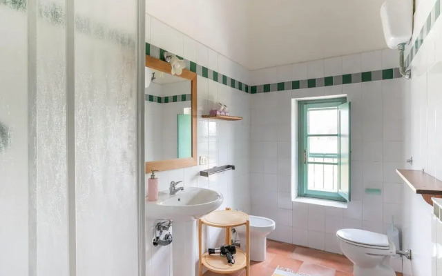 Charming Apartment in Collesalvetti With Garden