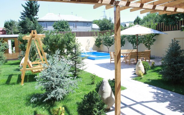 Villa Quattro - Villa with Open Pool and Eco Garden