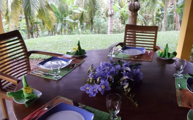 Peacock Point - Whole Villa 2 Bedroom (Sleeps 4)