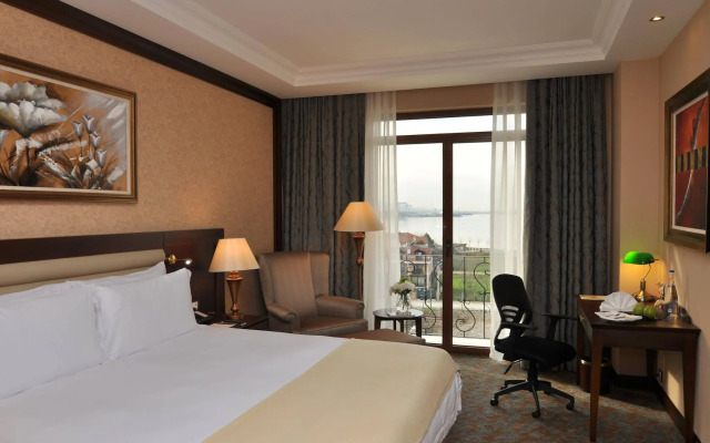 Wellborn Luxury Hotel