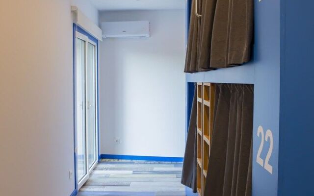 Albergue Playa Sabarís - Hostel