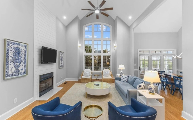 Posh Pelican 5 Bedroom Home