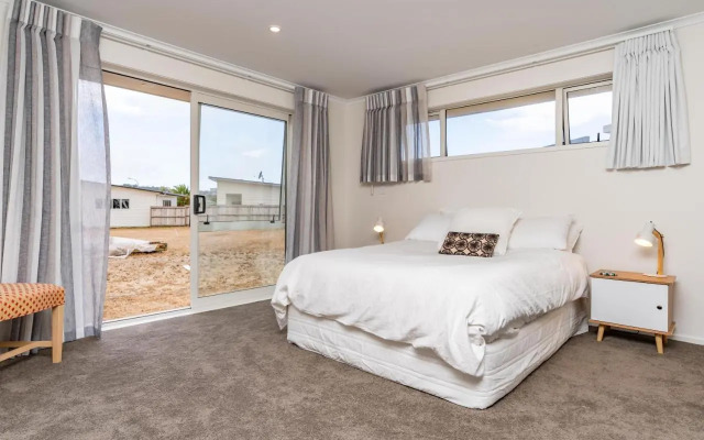 Bach near the Beach - Mangawhai Heads Holiday Home