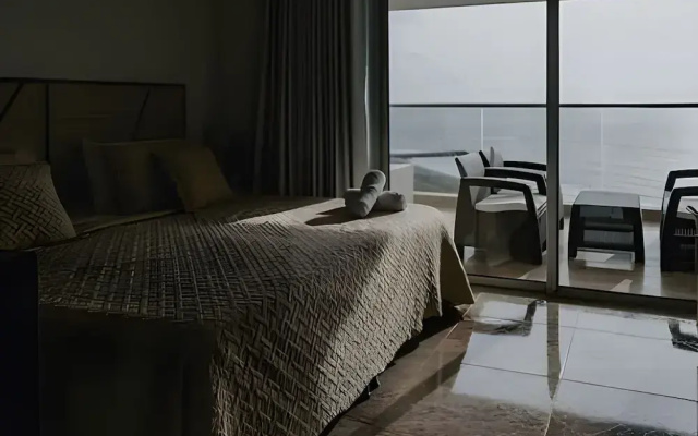 1410 Cartagena Beach