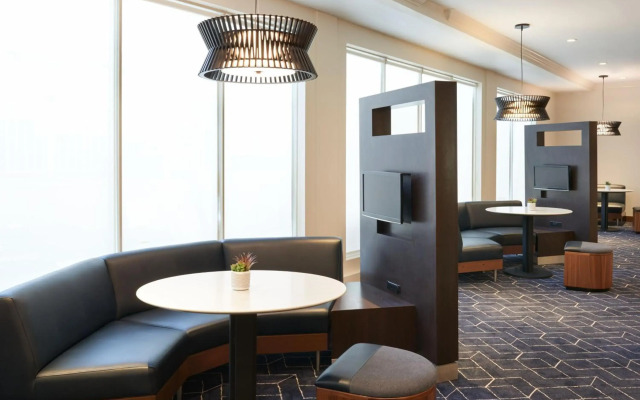Courtyard by Marriott Downtown Ottawa