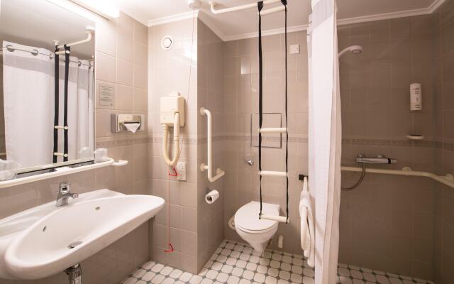 Holiday Inn Northampton by IHG