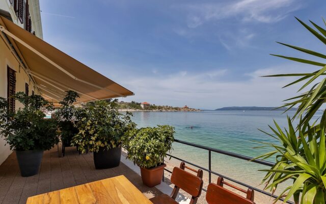 Beach rooms Riviera