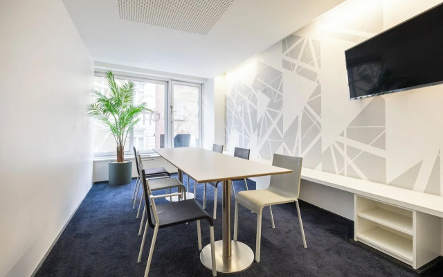 Отель Hotel Louise